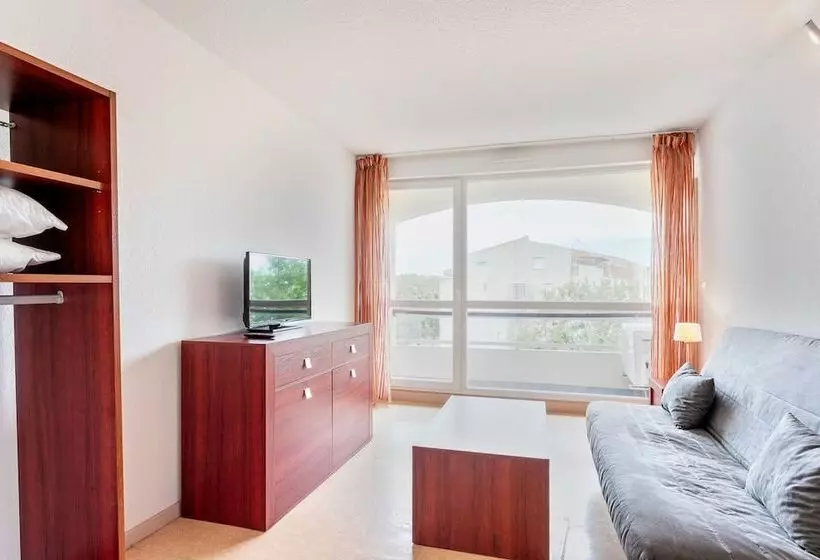 استودیو استاندارد با چشمانداز استخر, Vacanceole Residence Le Saint Clair