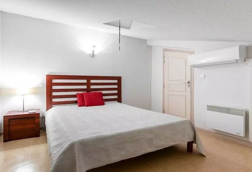 آپارتمان 1 خوابه با چشمانداز استخر, Vacanceole Residence Le Saint Clair