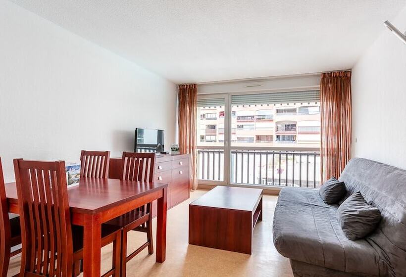 Студио Стандарт Вид на Бассейн, Vacanceole  Residence Le Saint Clair