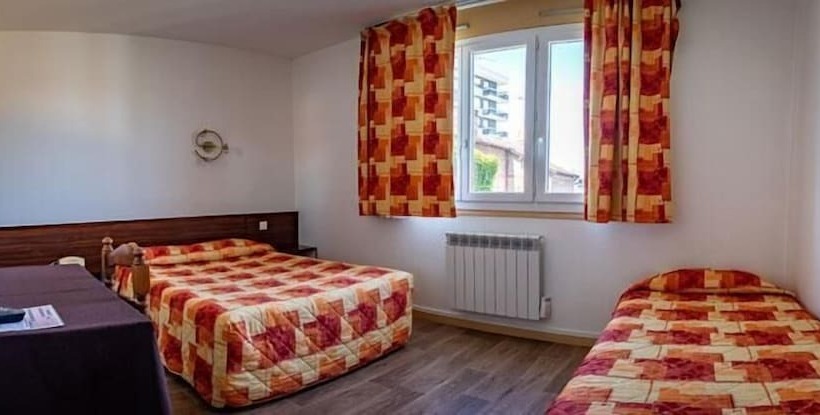 Номер Стандарт Трехместный, Le Boischaut  Citotel Chateauroux