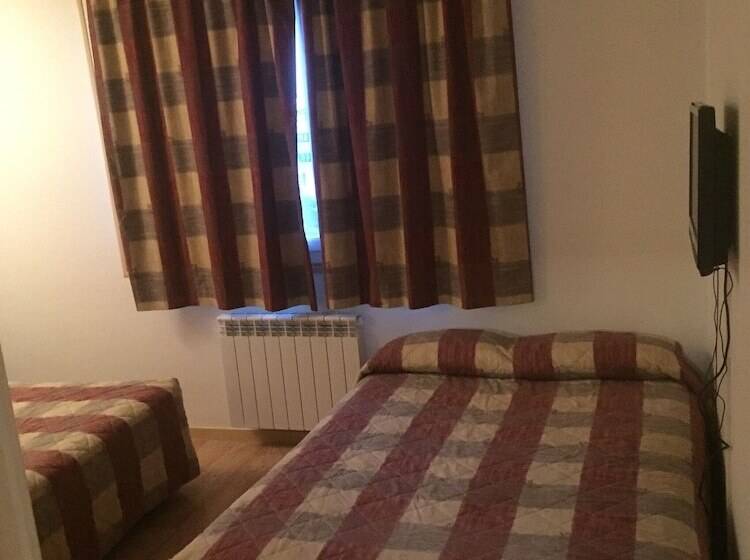 스탠다드 트리플 룸, Le Boischaut  Citotel Chateauroux