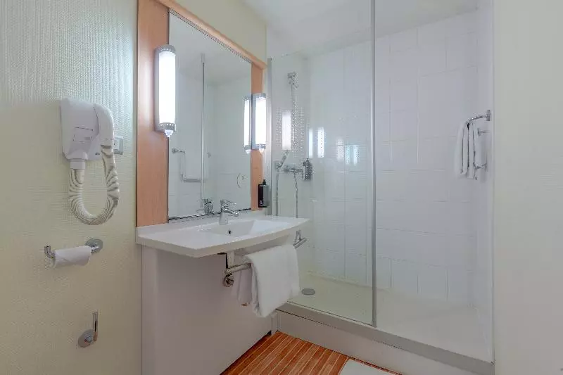 اتاق استاندارد, B&B Hotel Chartres Centre Cathédrale 3 étoiles