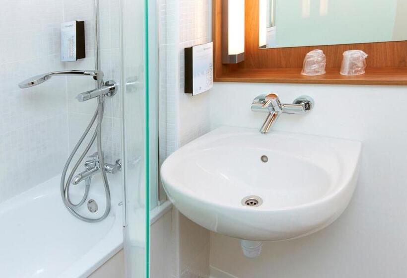Номер Стандарт, Campanile Paris Ouest Nanterre La Defense