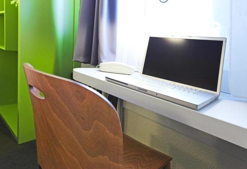 Номер Стандарт, Campanile Paris Ouest Nanterre La Defense