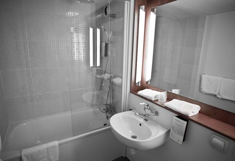 Номер Стандарт, Campanile Paris Ouest Nanterre La Defense
