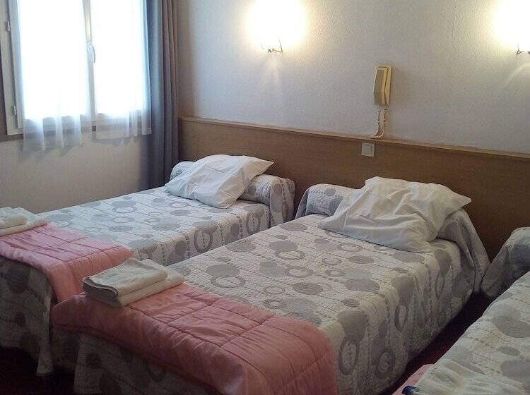 Pokój Standard Trzyosobowy, Du Gave