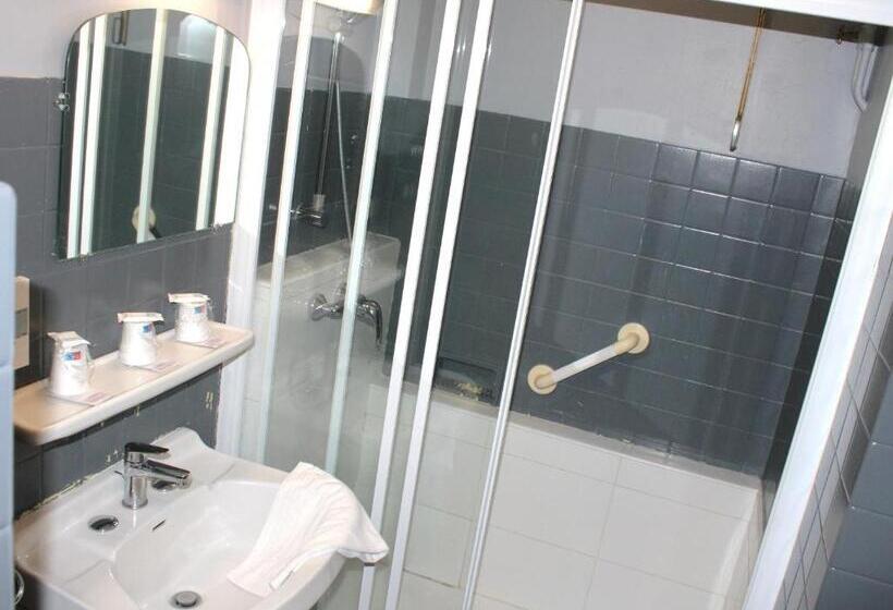 Pokój Czteroosobowy Standard, Du Gave