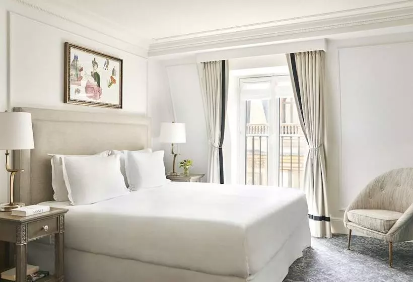 Junior Suite avec Vues, Du Louvre In The Unbound Collection By Hyatt