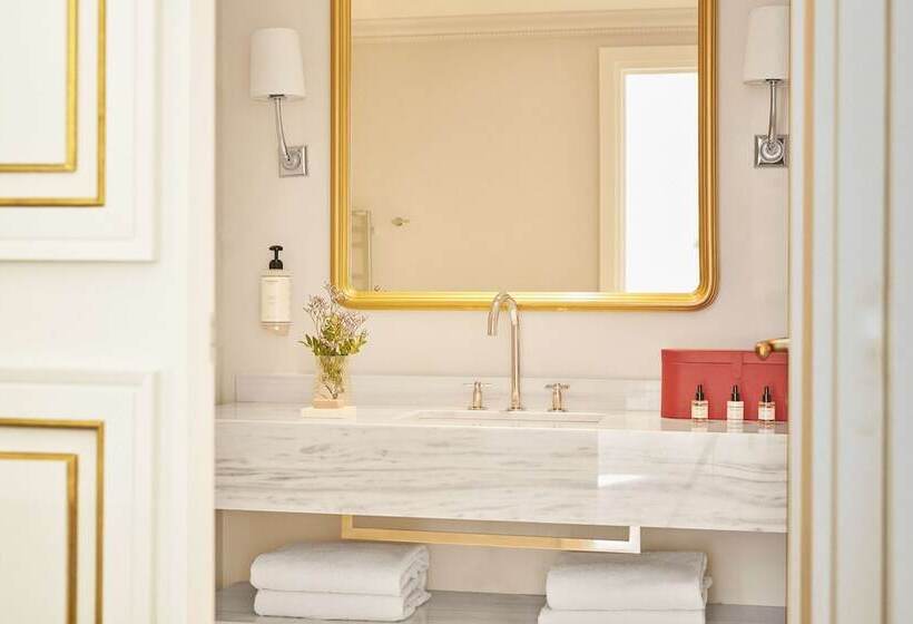 Suite, Du Louvre In The Unbound Collection By Hyatt