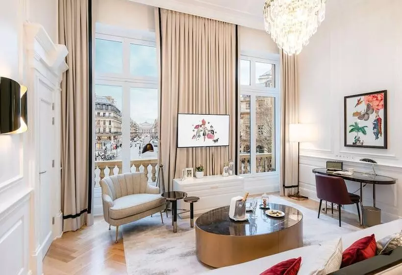 Suite, Du Louvre In The Unbound Collection By Hyatt
