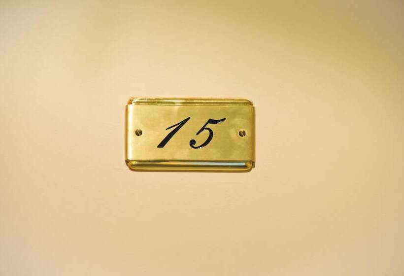 اتاق استاندارد سه نفره, Eden Montmartre