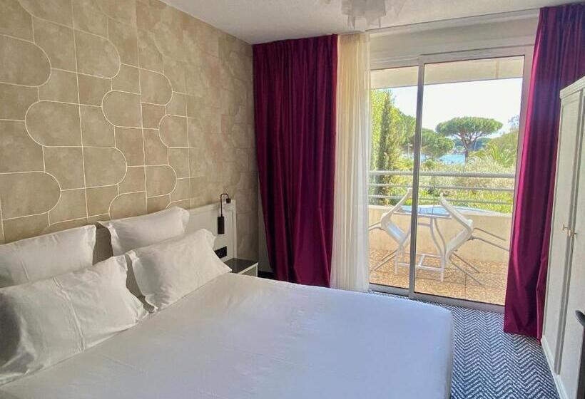 舒适型房间, Golf