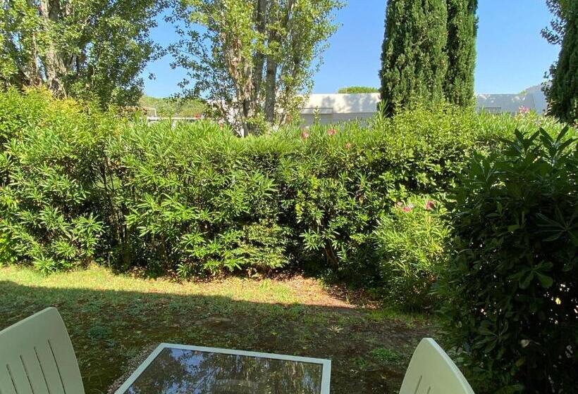 舒适型房间, Golf