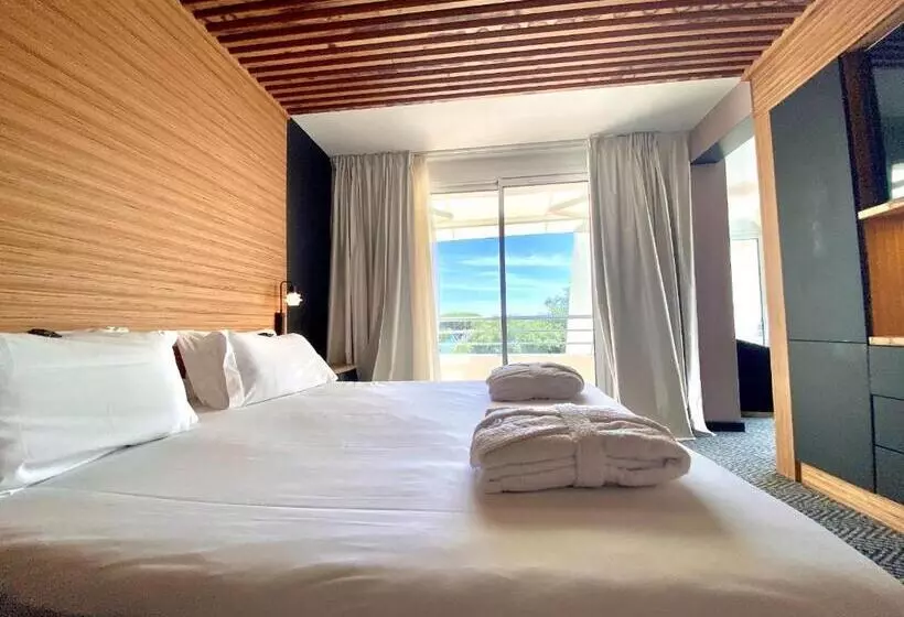 Suite Deluxe, Golf