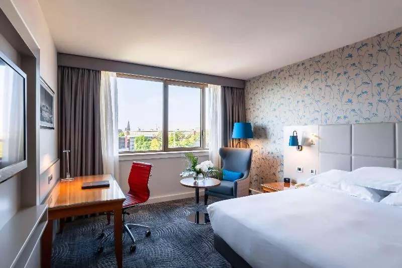 キングサイズベッドのエクゼクティブルーム, Hilton Strasbourg