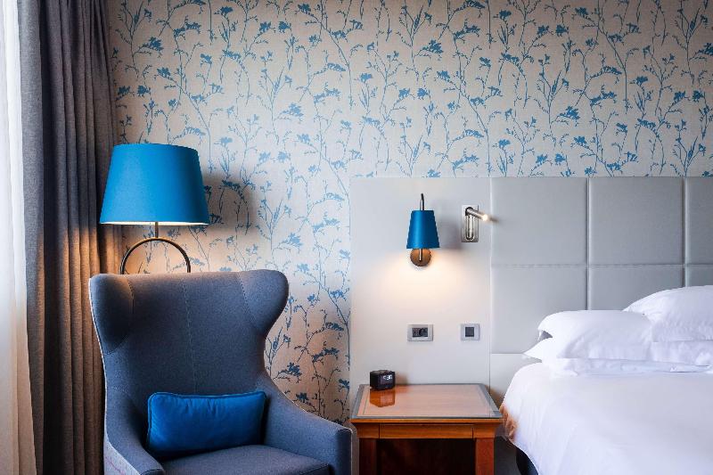 Номер Deluxe, Hilton Strasbourg