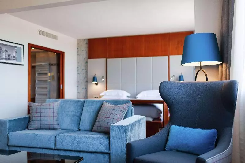 キングサイズベッドのジュニアスイート, Hilton Strasbourg