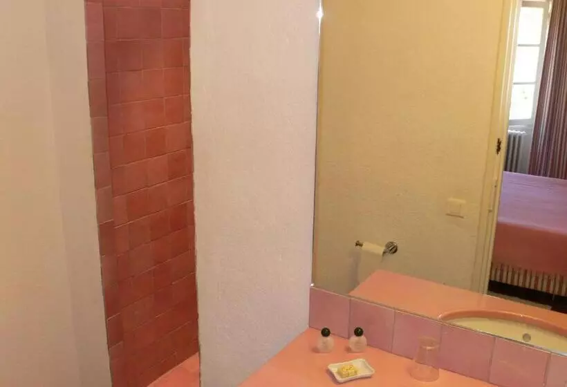 Basic-huone, Hôtel La Figuière