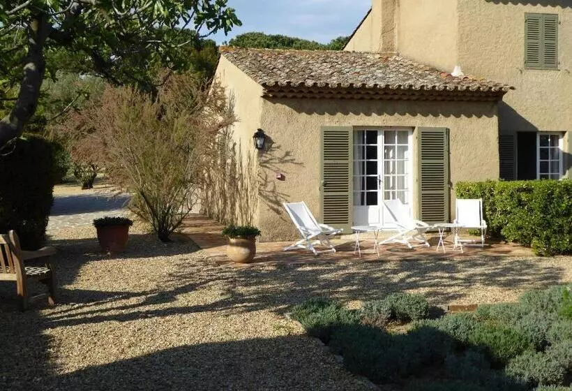 Classic Kolmen Hengen Huone, Hôtel La Figuière