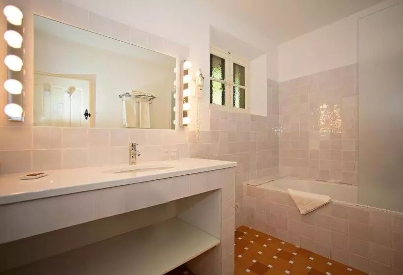 Classic Kolmen Hengen Huone, Hôtel La Figuière
