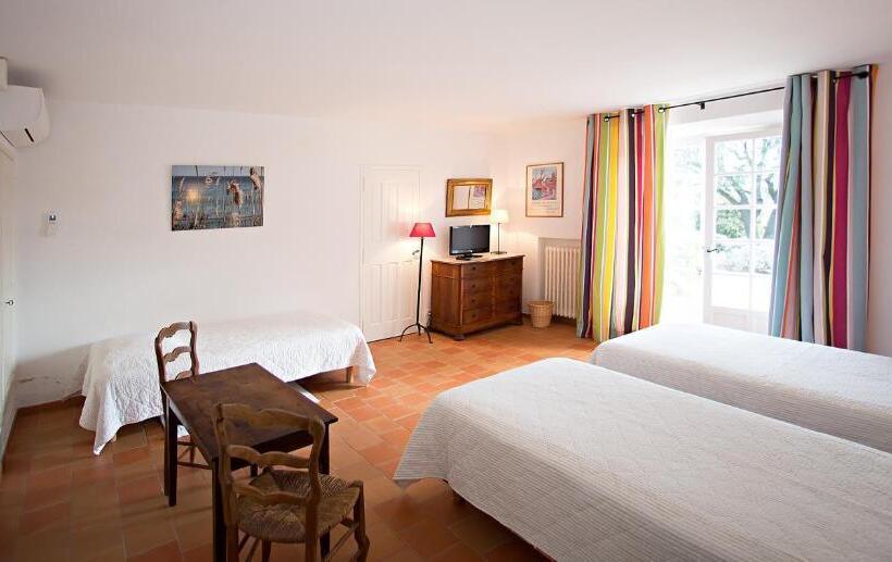 三人经典房间, Hôtel La Figuière