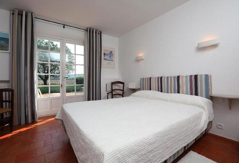 Номер Стандарт с Террасой, Hôtel La Figuière