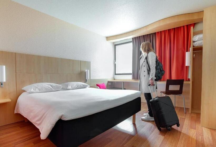 آپارتمان یک خوابه با دری مشترک که هال را جدا می کند., Ibis Angers Centre Chateau