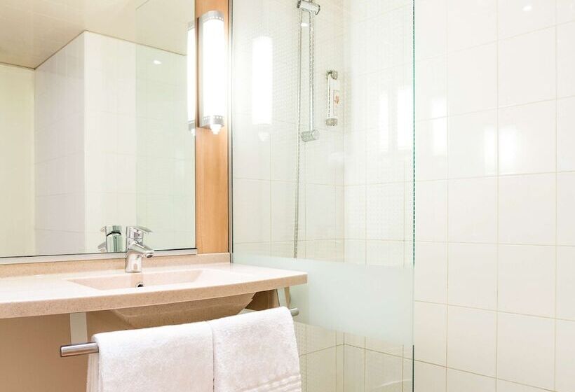 اتاق استاندارد با تخت دوبل, Ibis Bordeaux Lac