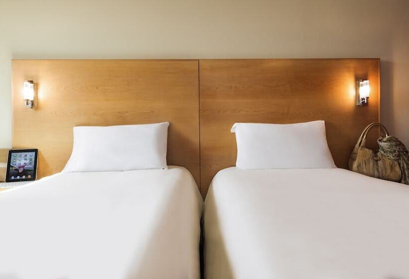 Номер Стандарт, Ibis Bordeaux Lac