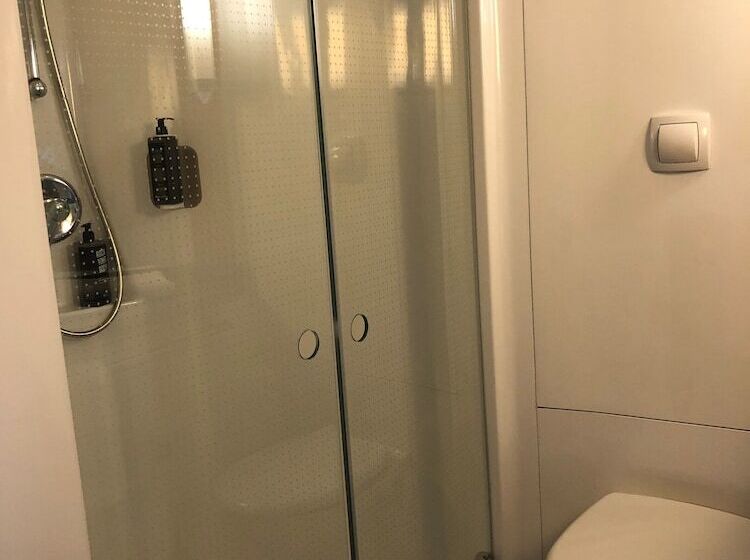 Номер Стандарт, Ibis Laon