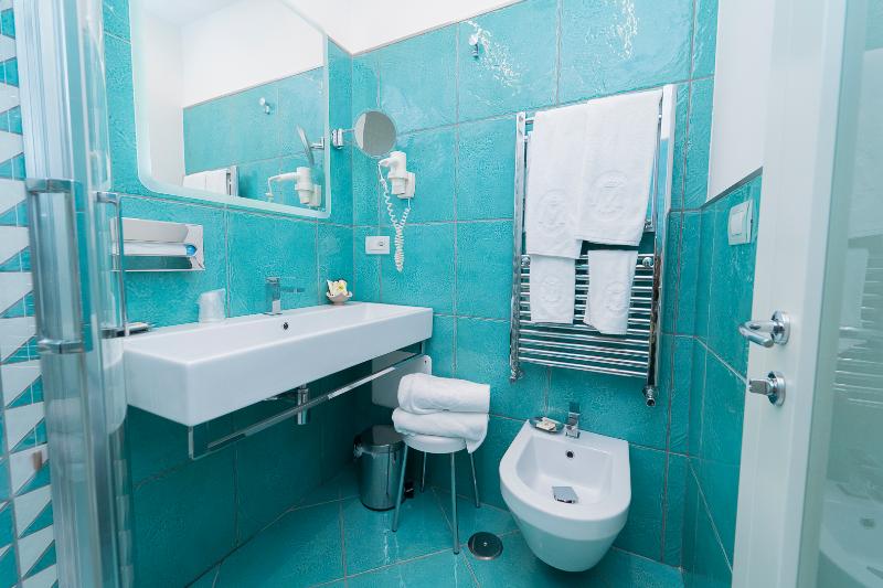 Номер Стандарт, Ibis Laon