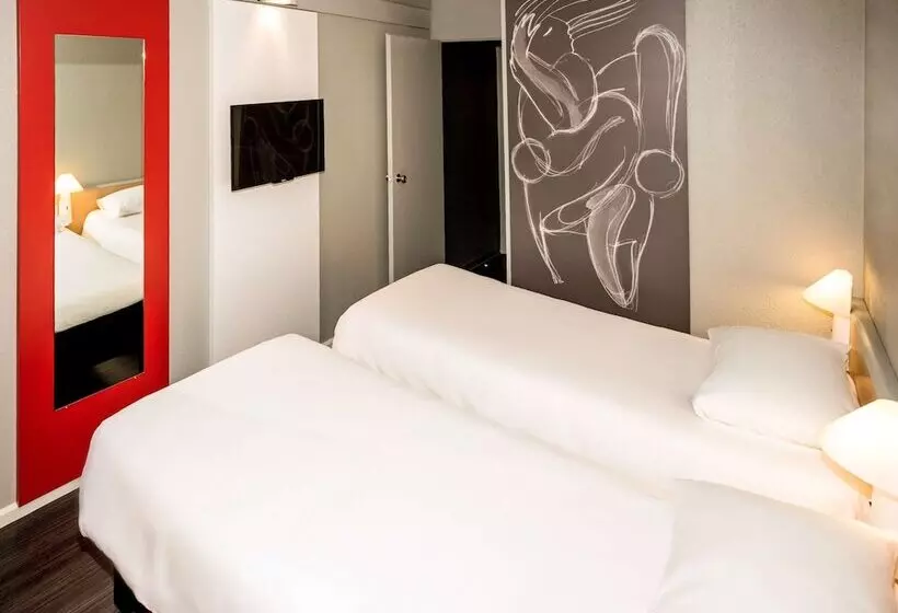 ダブルベッドスタンダードルーム, Ibis Nîmes Ouest   A9