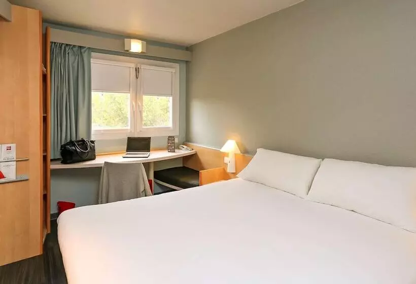ダブルベッドスタンダードルーム, Ibis Nîmes Ouest   A9