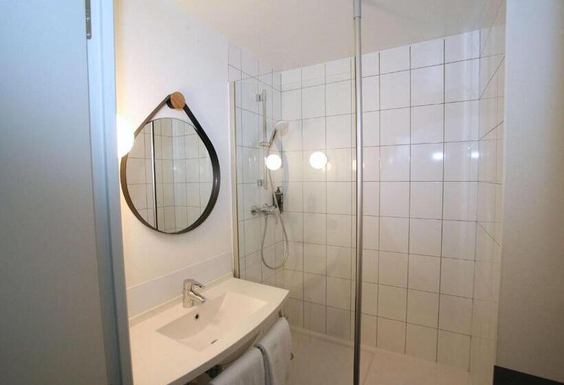 Номер Стандарт, Ibis Saint Lô