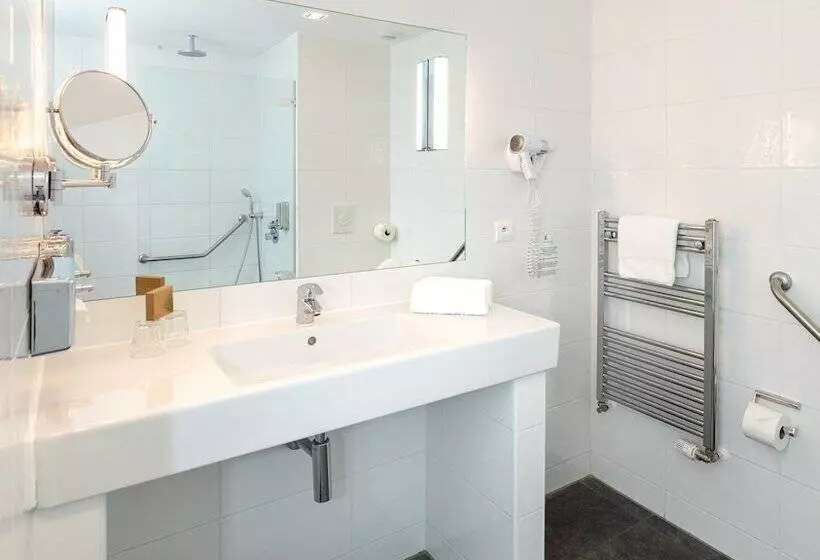 コンフォートルーム, La Clairière Bio & Spa