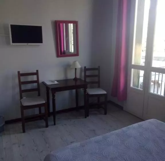 اتاق اکونومی, La Grande Eperviere