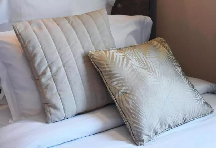 اتاق کلاسیک, Hôtel Le Boeuf Couronné Chartres   Logis Hotels