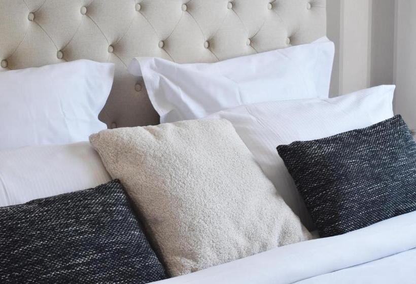 Comfort room with view, Hôtel Le Boeuf Couronné Chartres   Logis Hotels