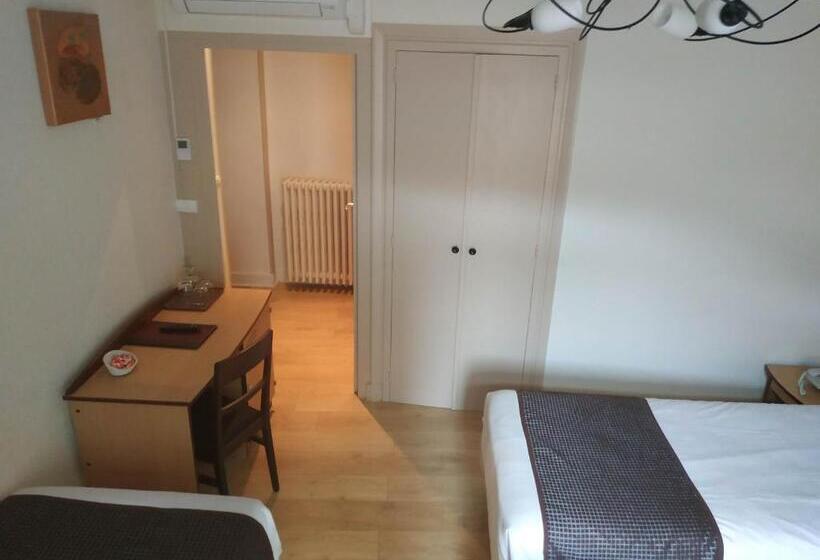 スタンダードトリプルルーム, Le Chateau