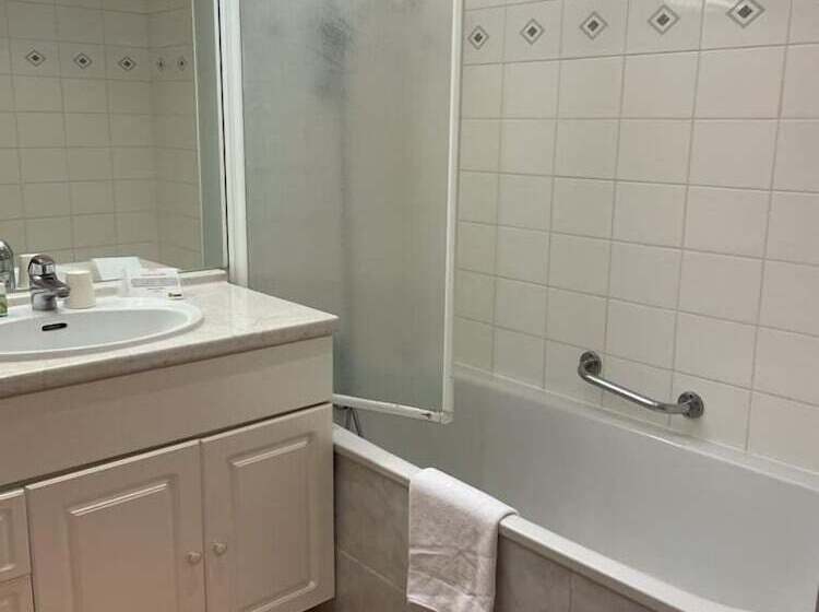 컴포트 룸, Logis Le Clos Deauville Saint Gatien