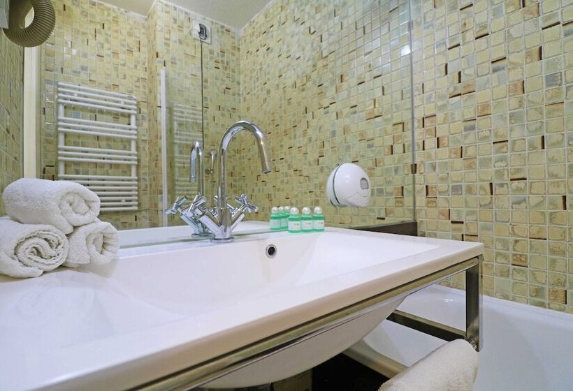 غرفة قياسية ثلاثية, Napoleon