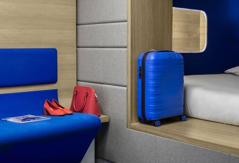 اتاق لوکس, Hôtel Odyssey