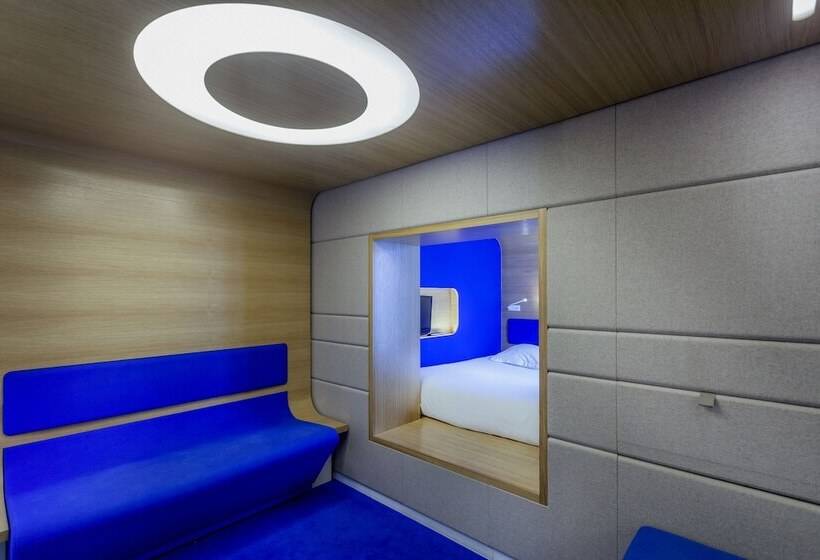 اتاق لوکس, Hôtel Odyssey