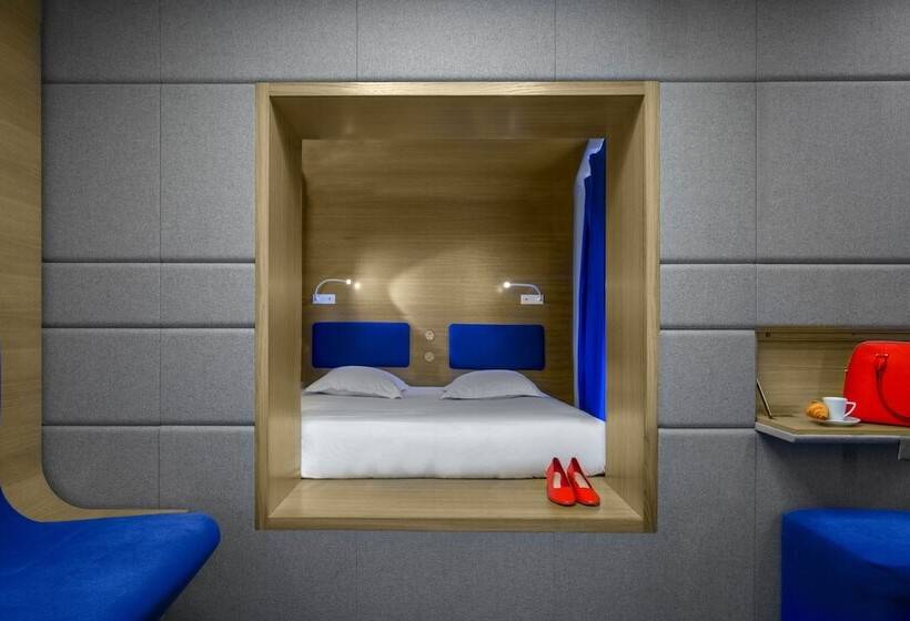 اتاق لوکس, Hôtel Odyssey