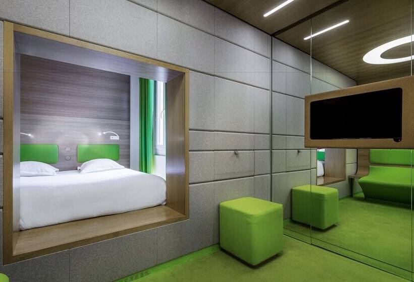 اتاق لوکس, Hôtel Odyssey