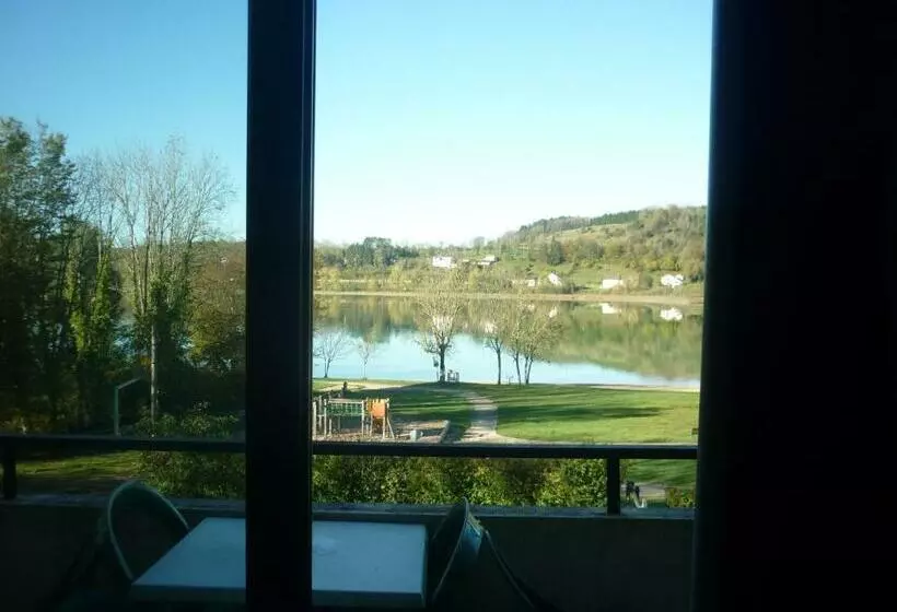 バルコニー付きスタンダードルーム, Restaurant La Chaumiere Du Lac