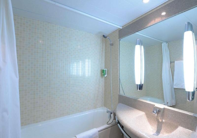 Семейный Номер, Best Western Porte Du Forez