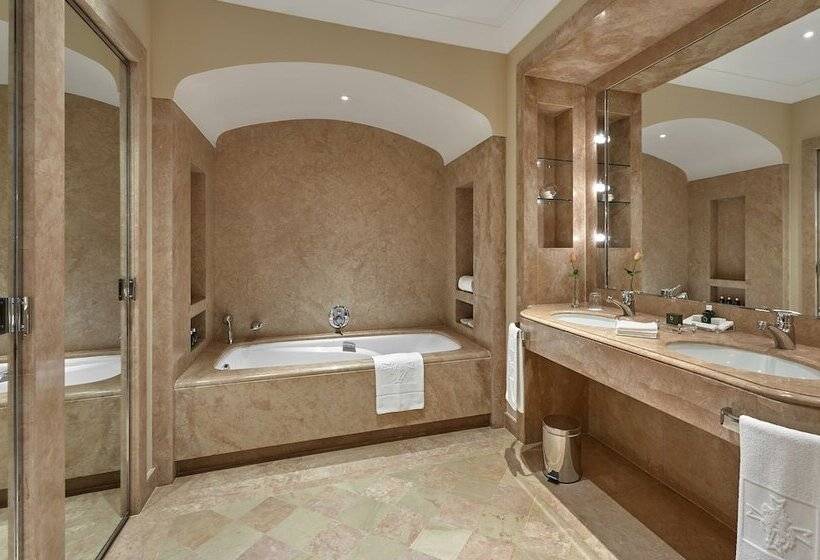 주니어 스위트, Château Saint Martin & Spa   An Oetker Collection
