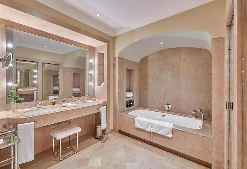 デラックスジュニアスイート, Château Saint Martin & Spa   An Oetker Collection