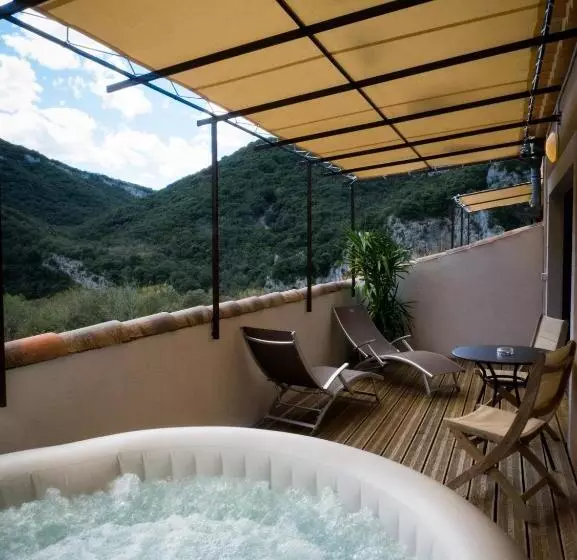 バスタブ付きデラックスルーム, Hôtel Le Belvédère